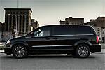 Chrysler-Town and Country S 2013 img-04